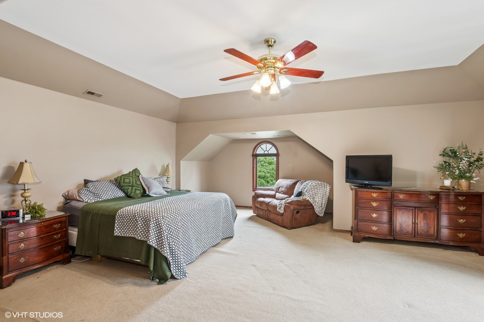 9228 S 55th Court Property Photo 16