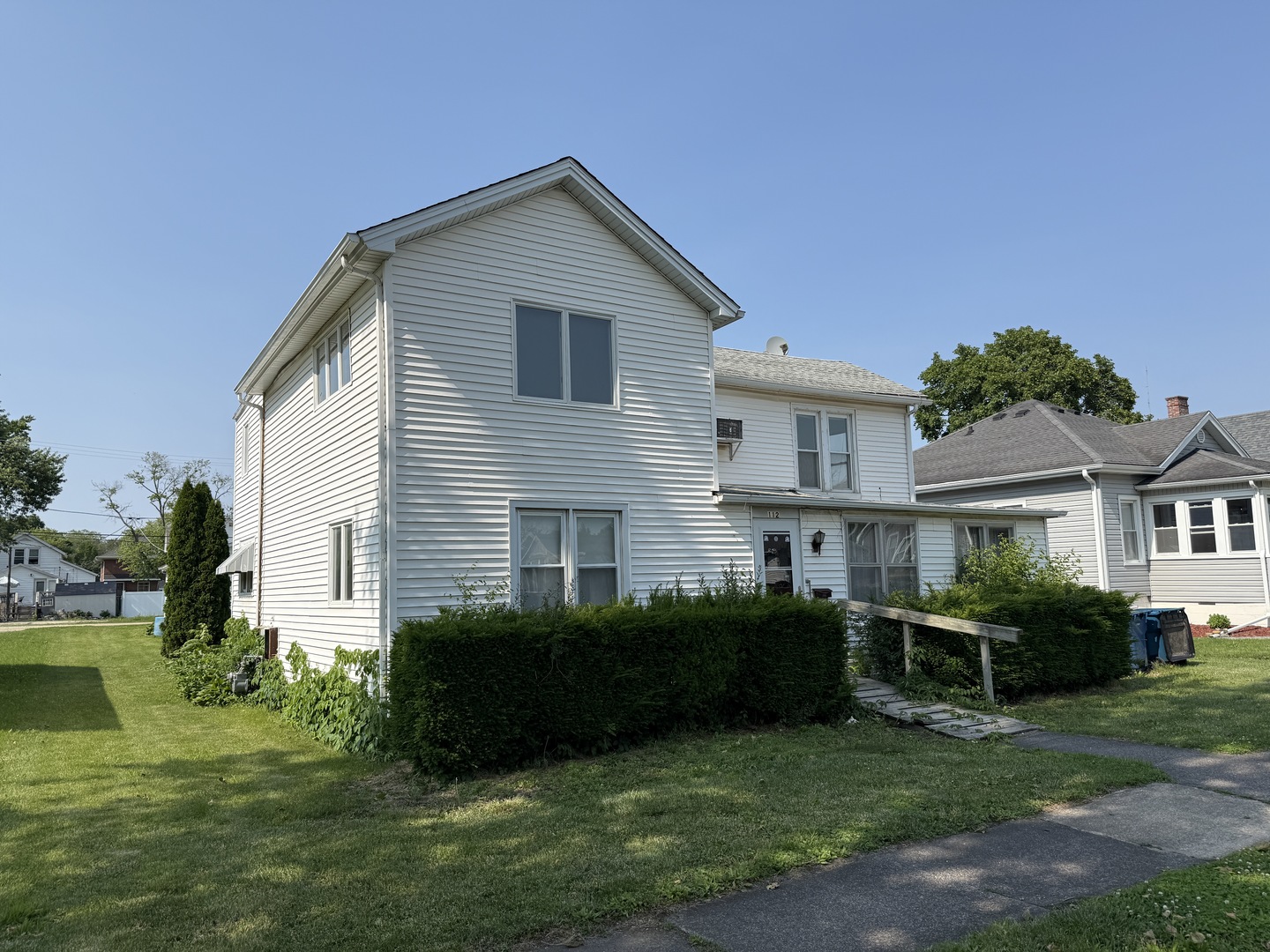 112 W Chippewa Street Property Photo 1