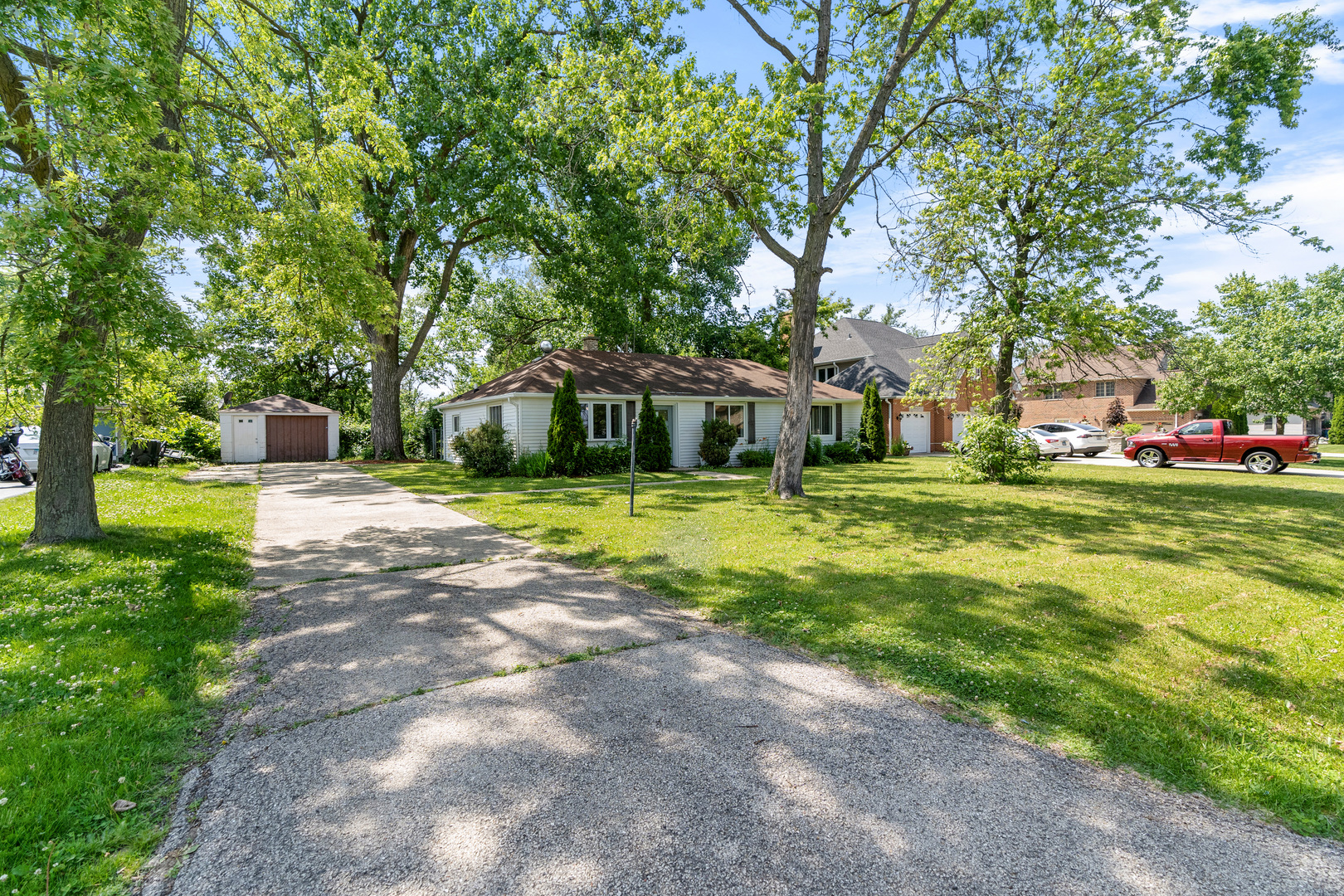 930 S Chatham Avenue Property Photo 1