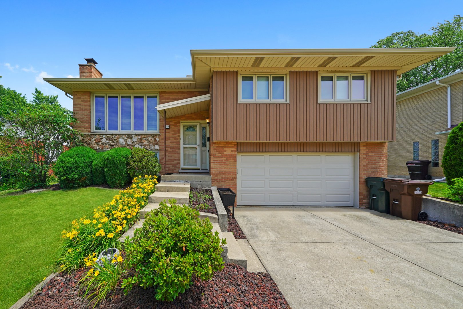 15325 Orchard Lane Property Photo 1