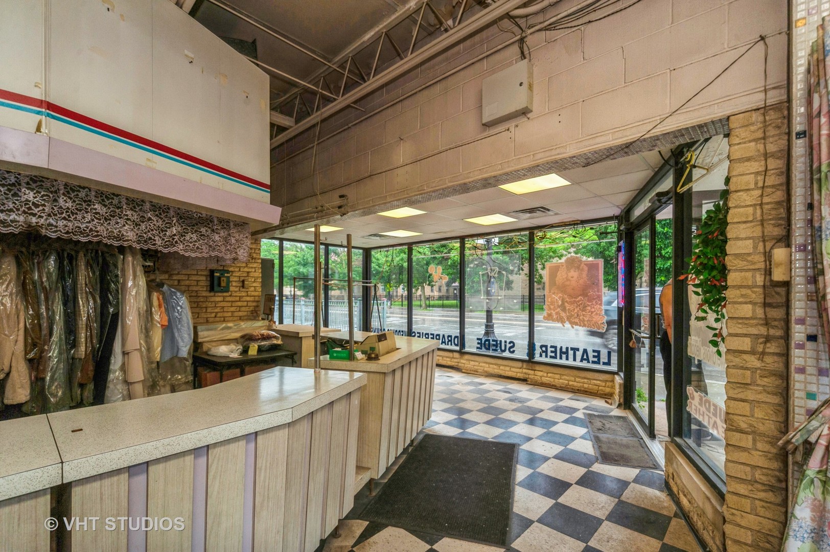 6124 W Irving Park Road Property Photo 5
