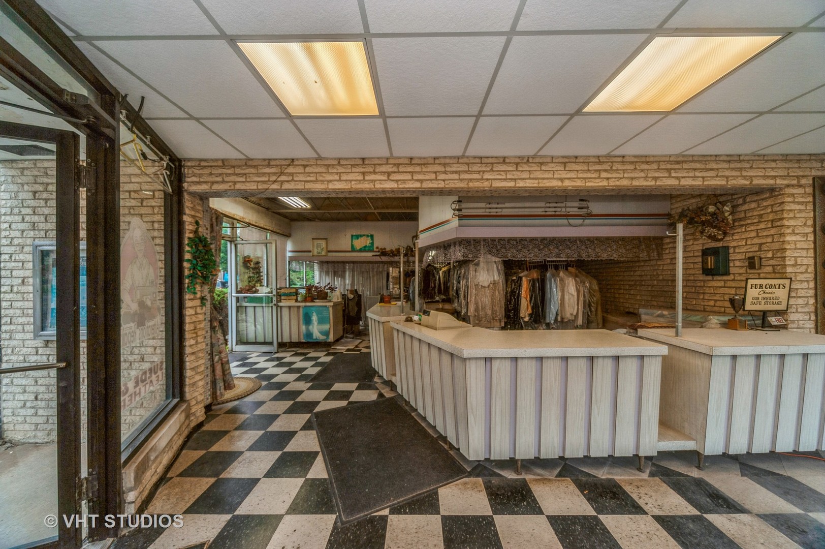 6124 W Irving Park Road Property Photo 6