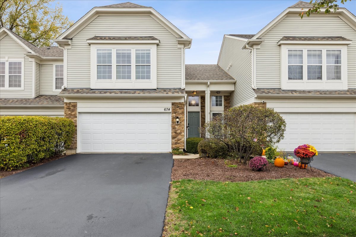 674 Pointe Drive Property Photo 1