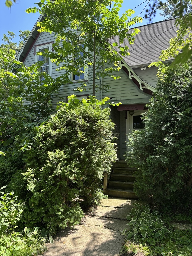 114 E Brown Street Property Photo 1