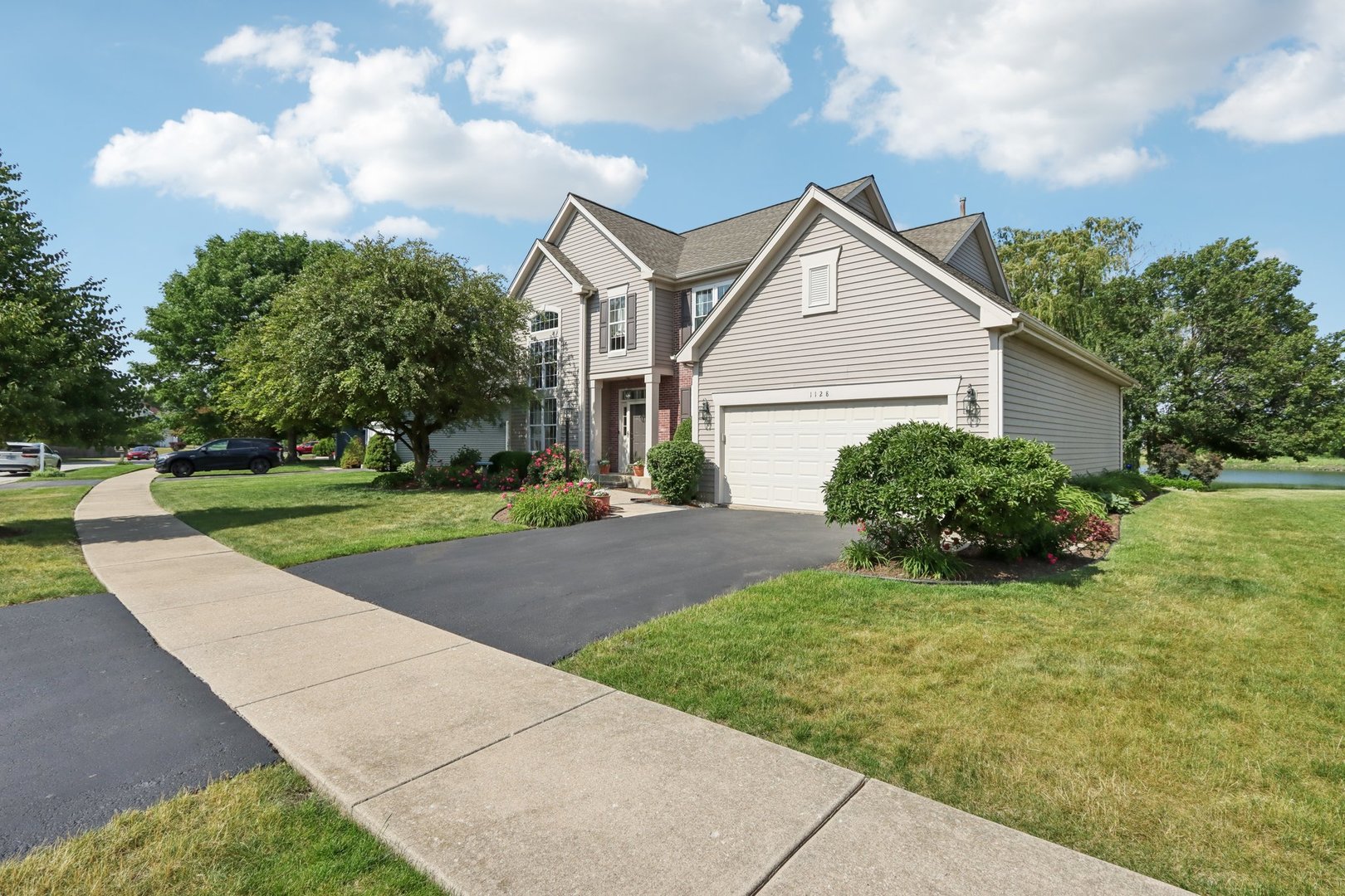 1128 Teasel Lane Property Photo 3