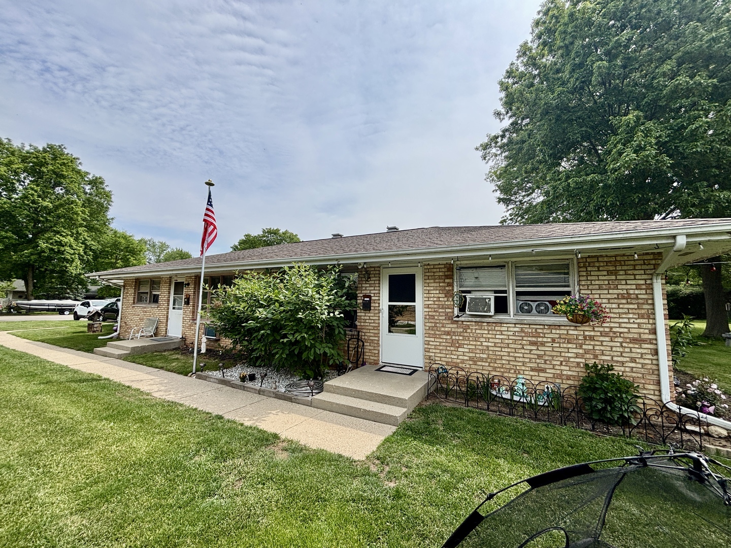 1526 Douglas Court Property Photo 1