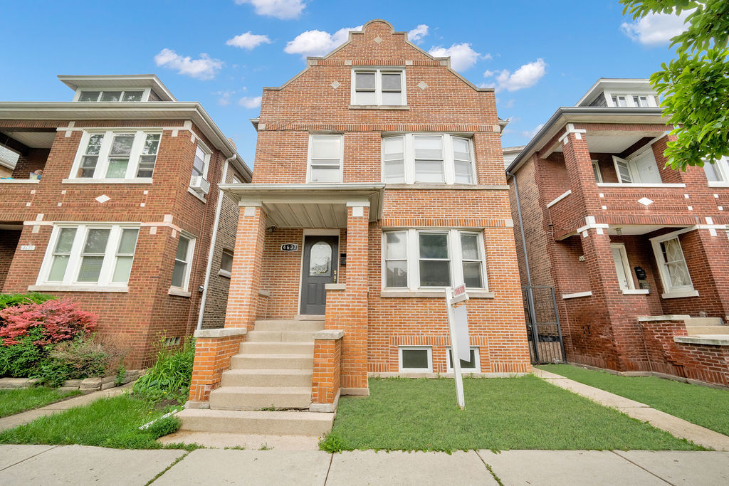 4637 S Homan Avenue Property Photo 1