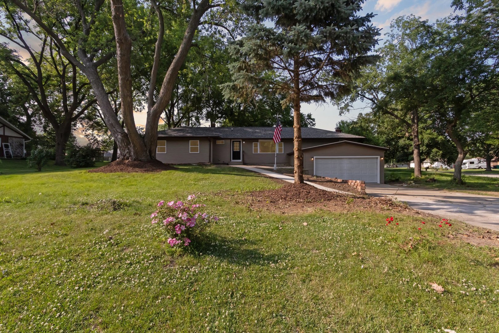 401 Homestead Lane Property Photo 1
