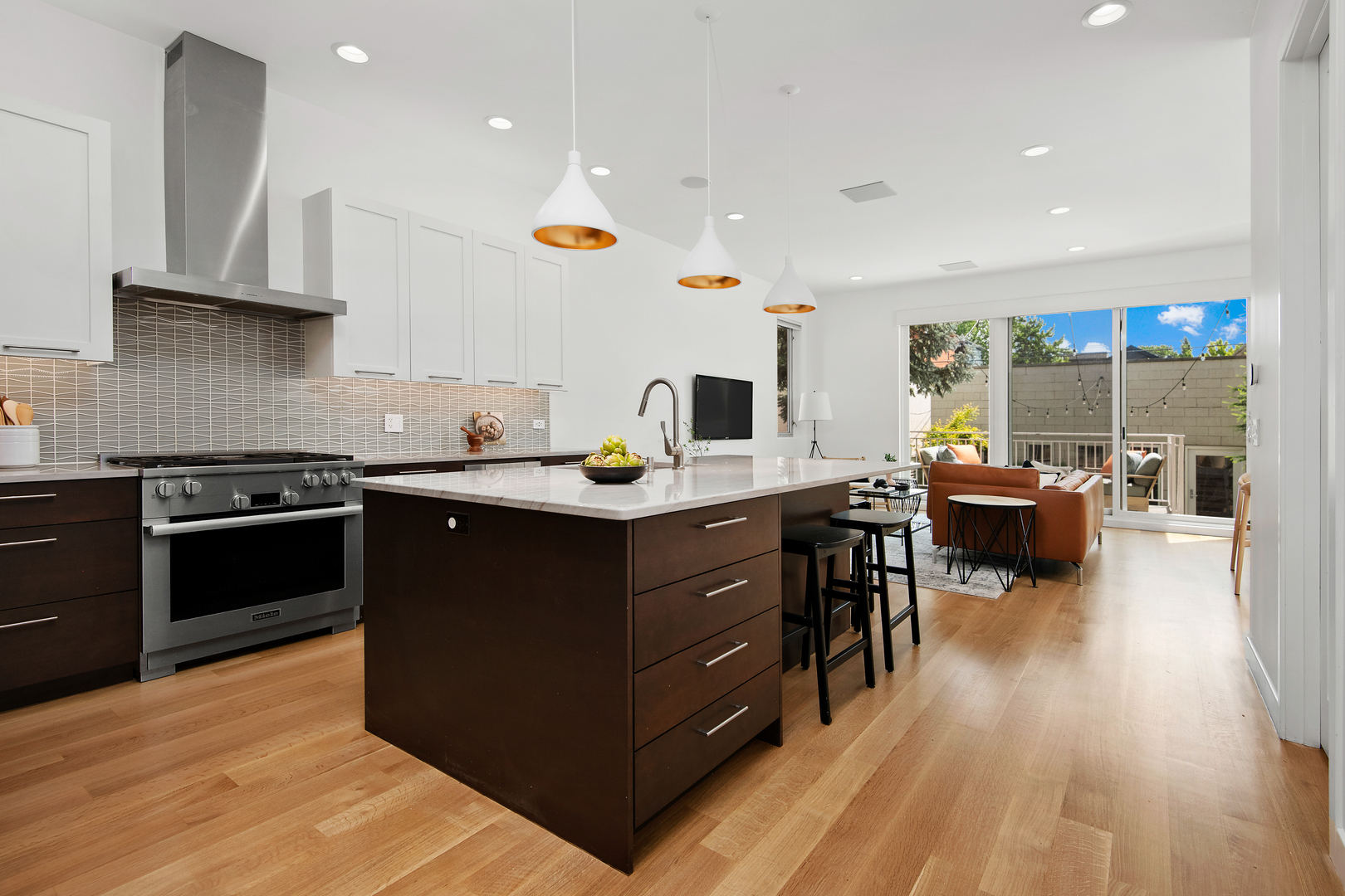 1805 N Wolcott Avenue Property Photo 9