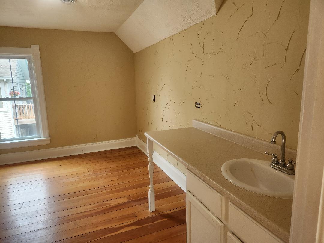 329 Jefferson Street Property Photo 6