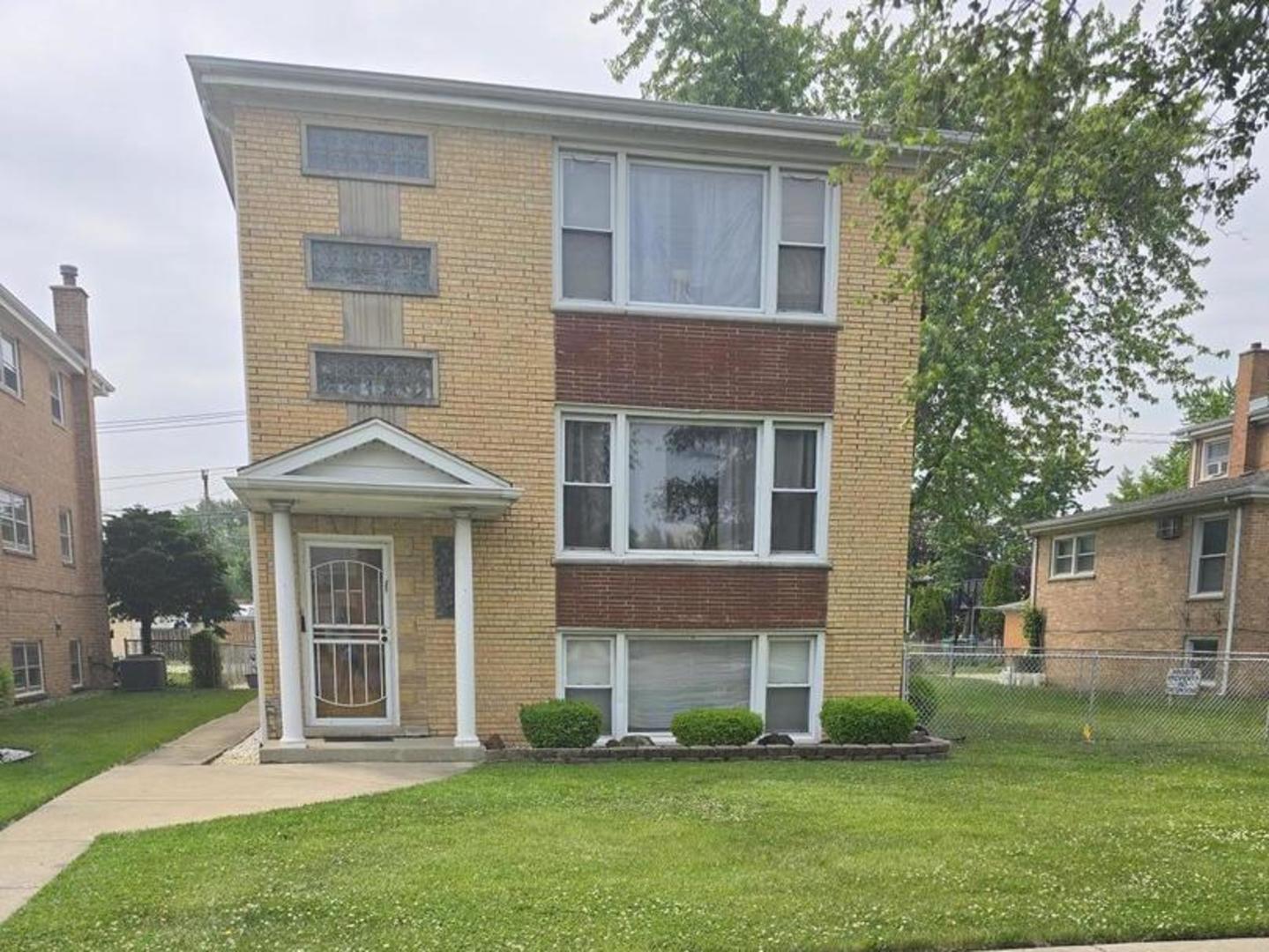 5823 W 79th Street Property Photo 1