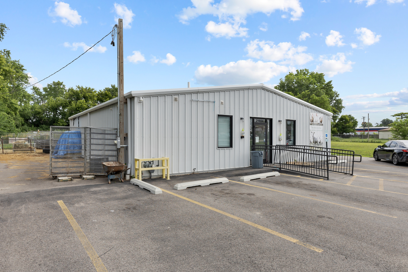 21804 W Grant Highway Property Photo 2