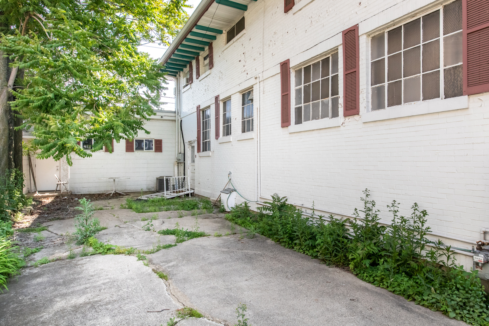 1330 Webford Avenue Property Photo 3