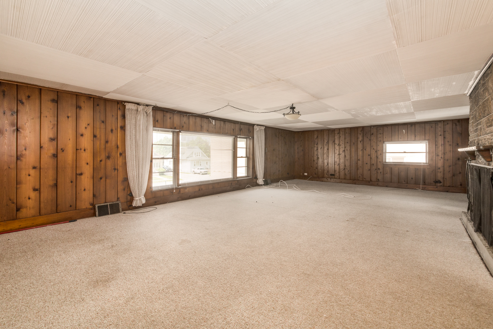 1330 Webford Avenue Property Photo 13