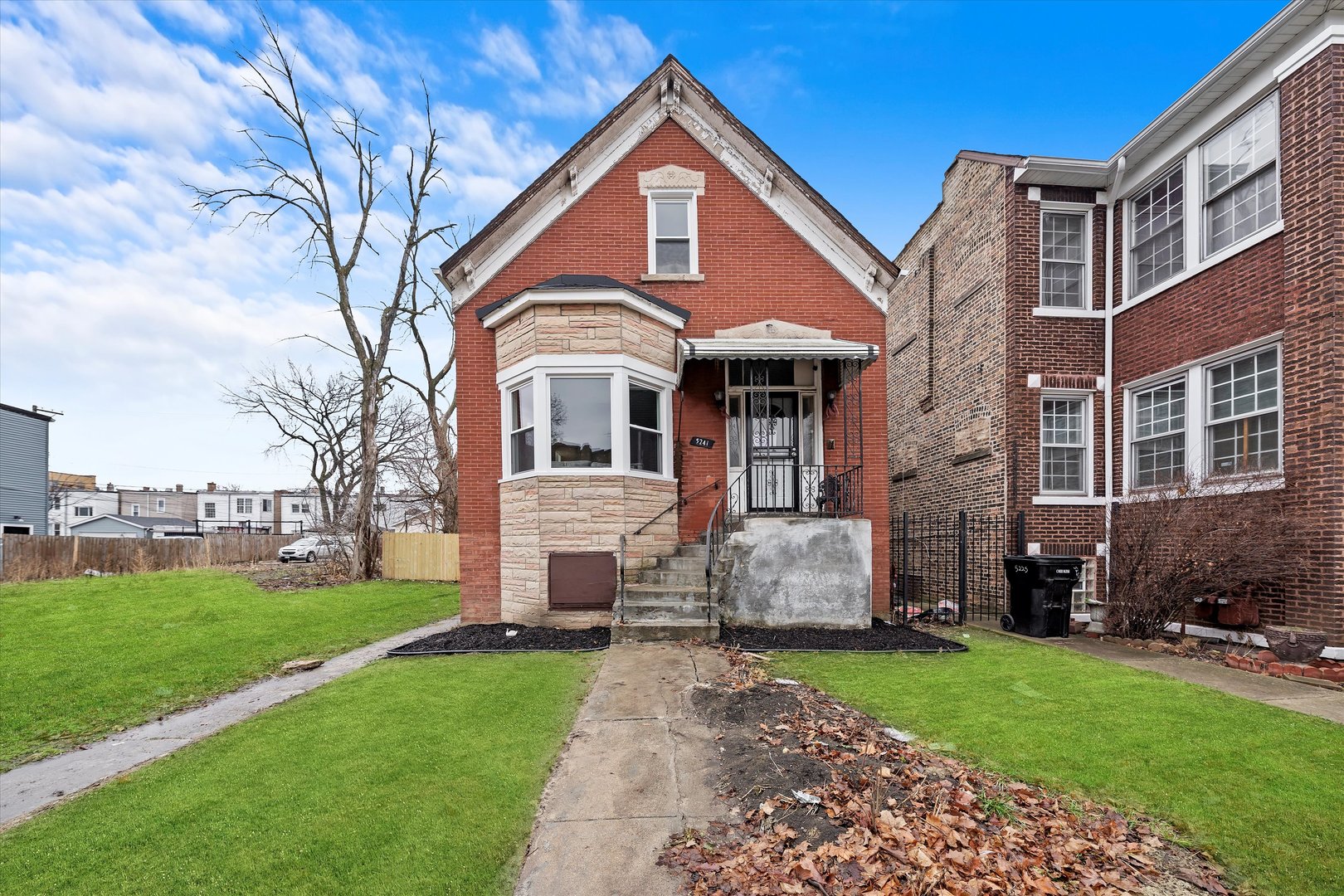 5241 W Adams Street Property Photo 1