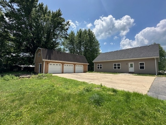 1807 Roberts Street Property Photo 1
