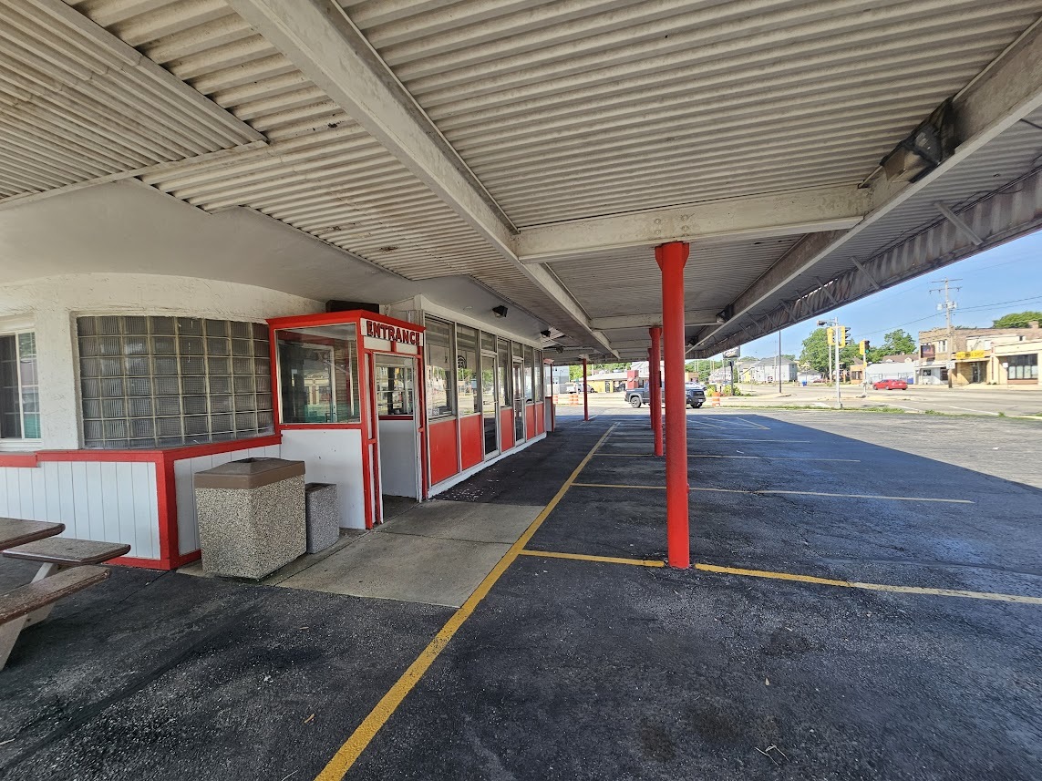 2929 Roosevelt Road Property Photo 4