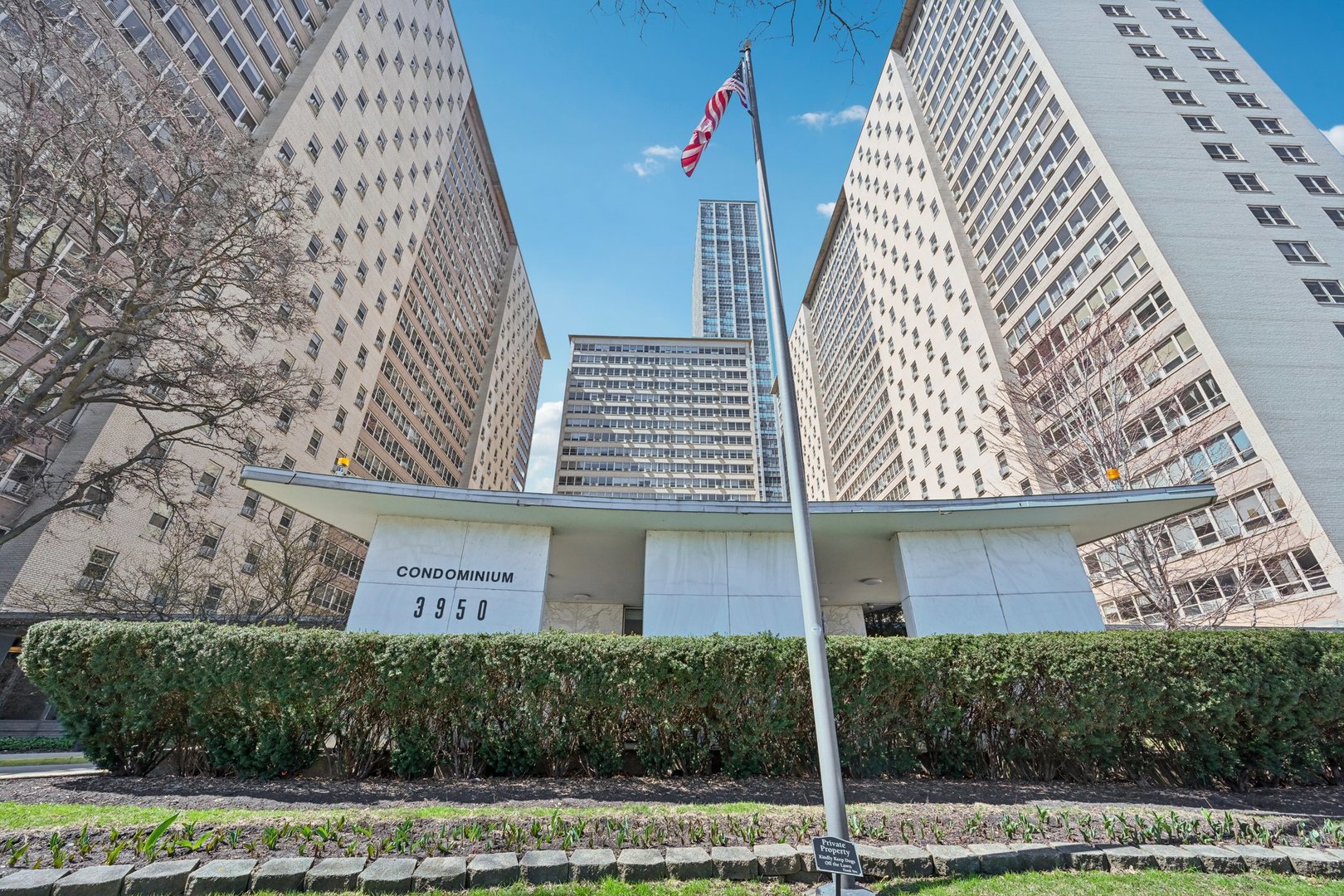 3950 N Lake Shore Drive 2209 Property Photo 1