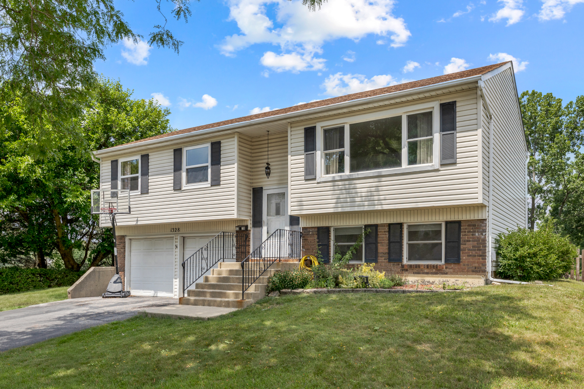 1328 Elmhurst Lane Property Photo 1