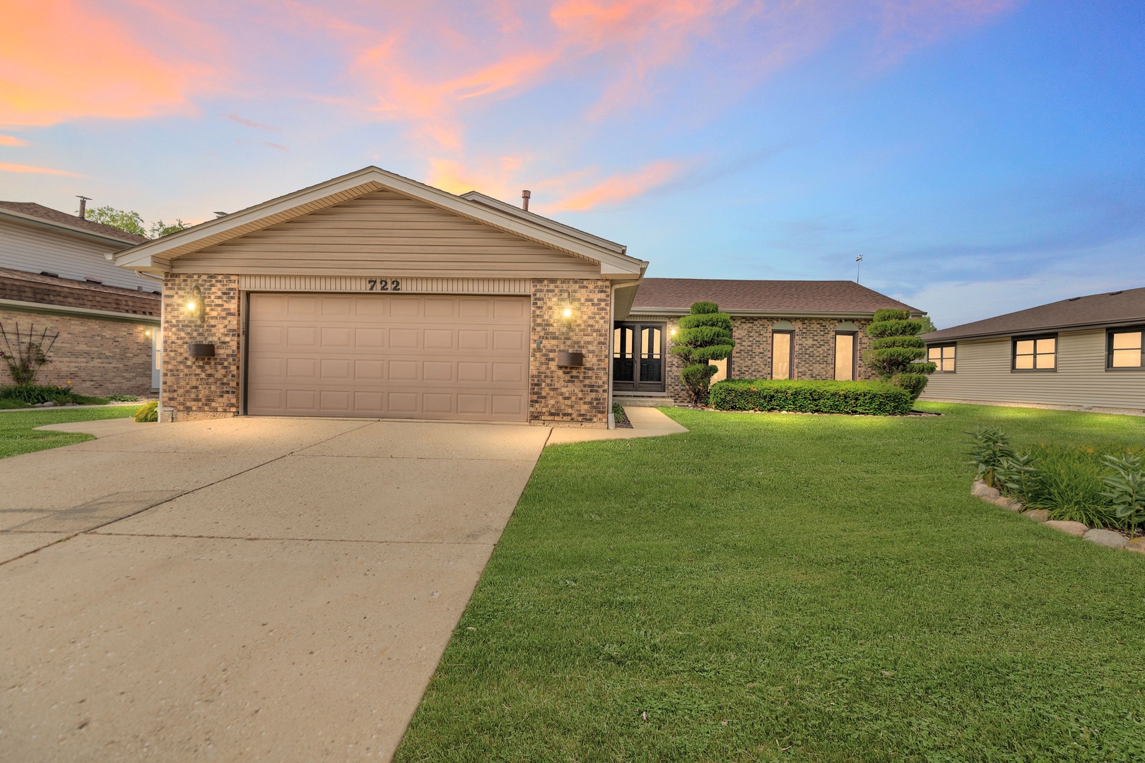 722 Seafarer Drive Property Photo 1