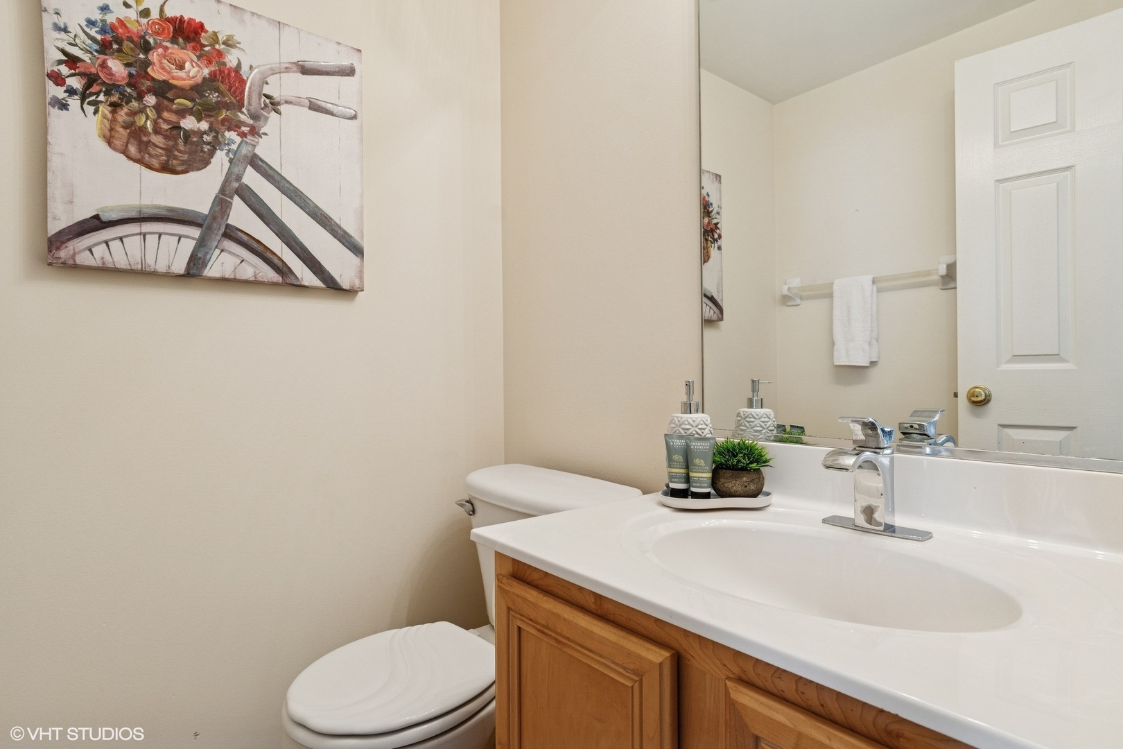2396 Oakfield Court Property Photo 7