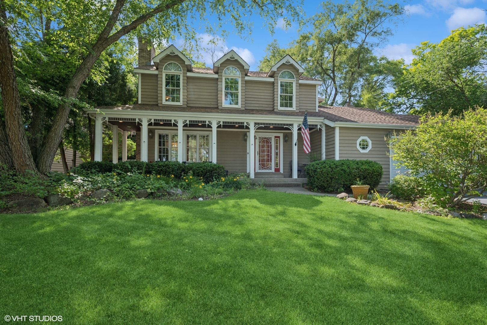 42 N Holly Avenue Property Photo 1