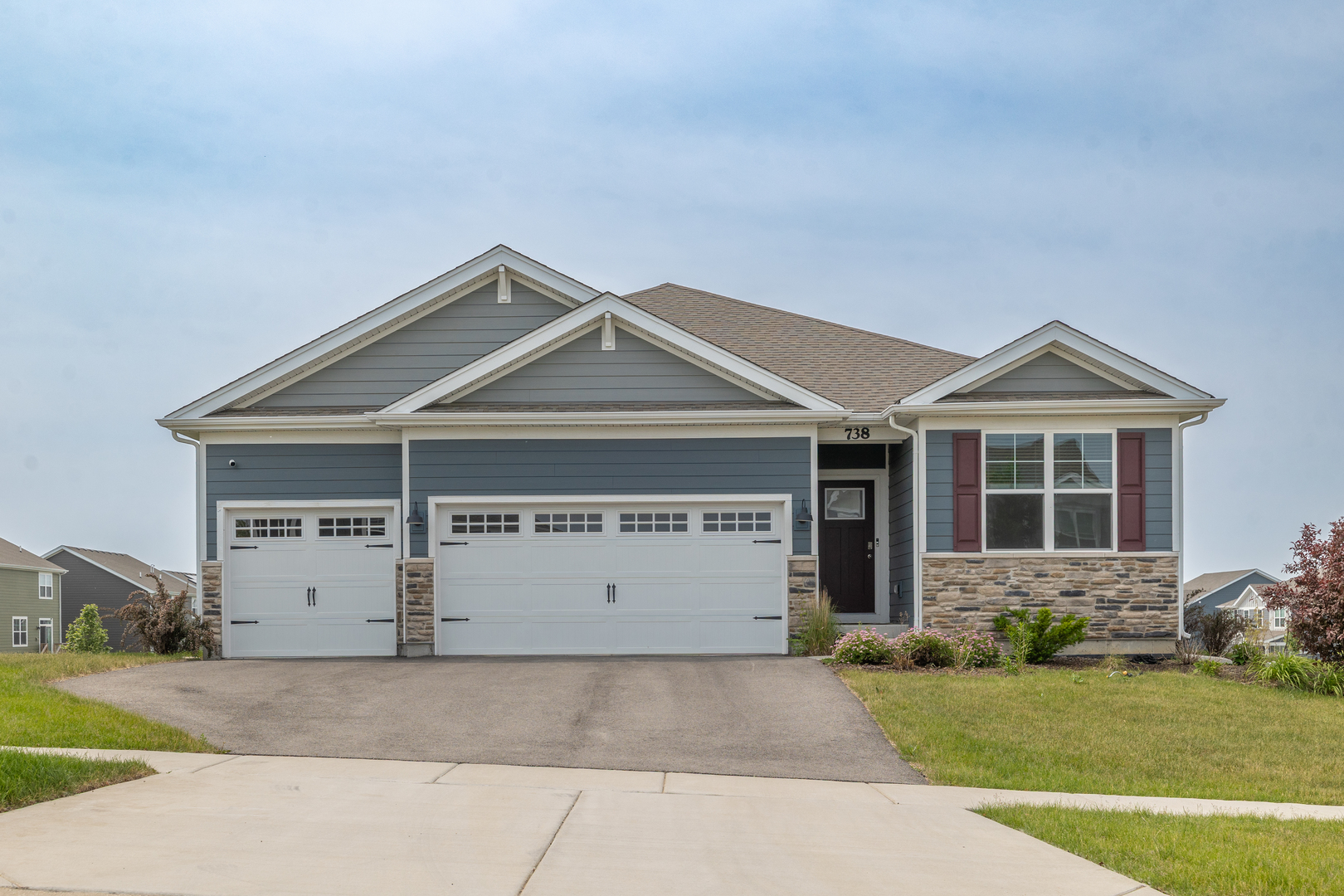 738 Kentshire Circle Property Photo 1