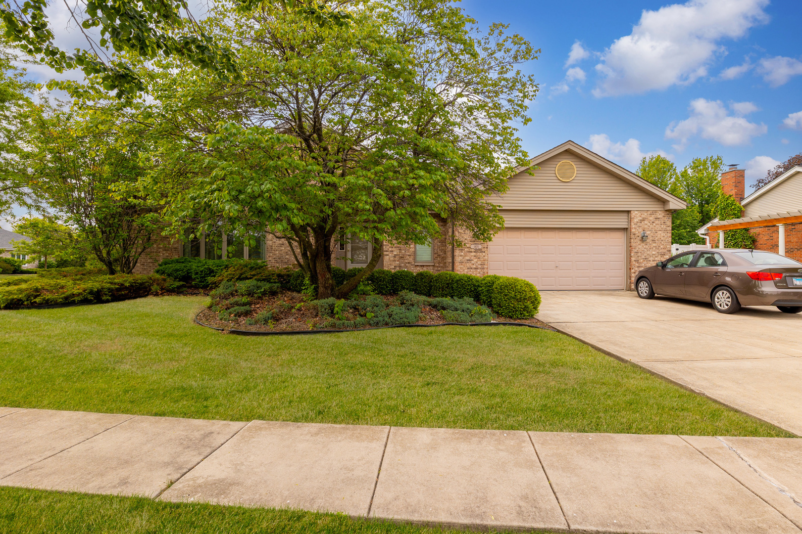 1405 Westminster Drive Property Photo 1