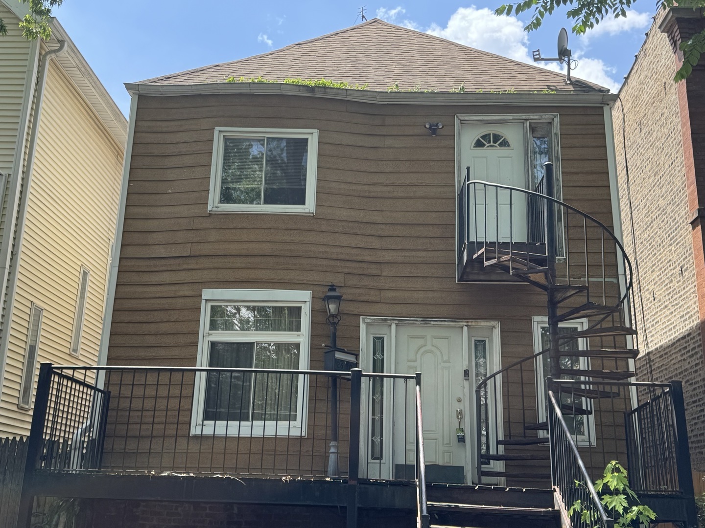 2630 N Central Park Ave Property Photo 1