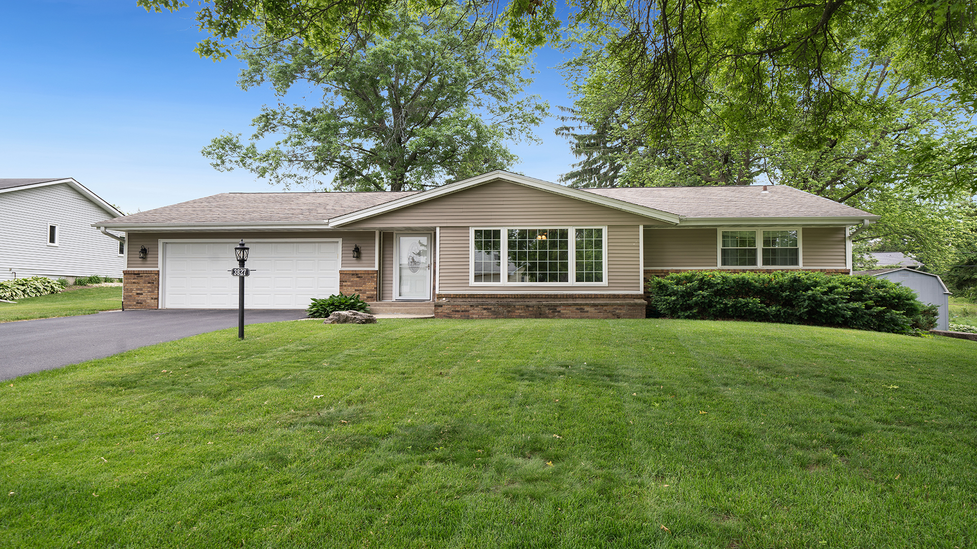 3827 Abbotsford Road Property Photo 1
