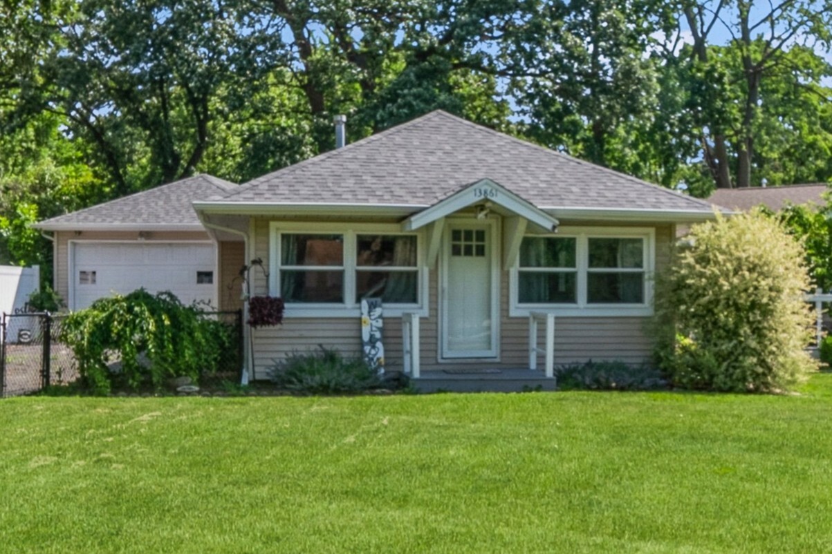 13861 Butternut Street Property Photo 1
