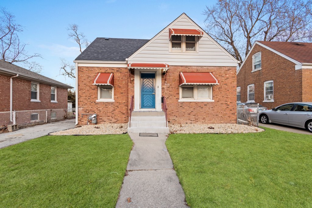 14131 Manor Avenue Property Photo 1
