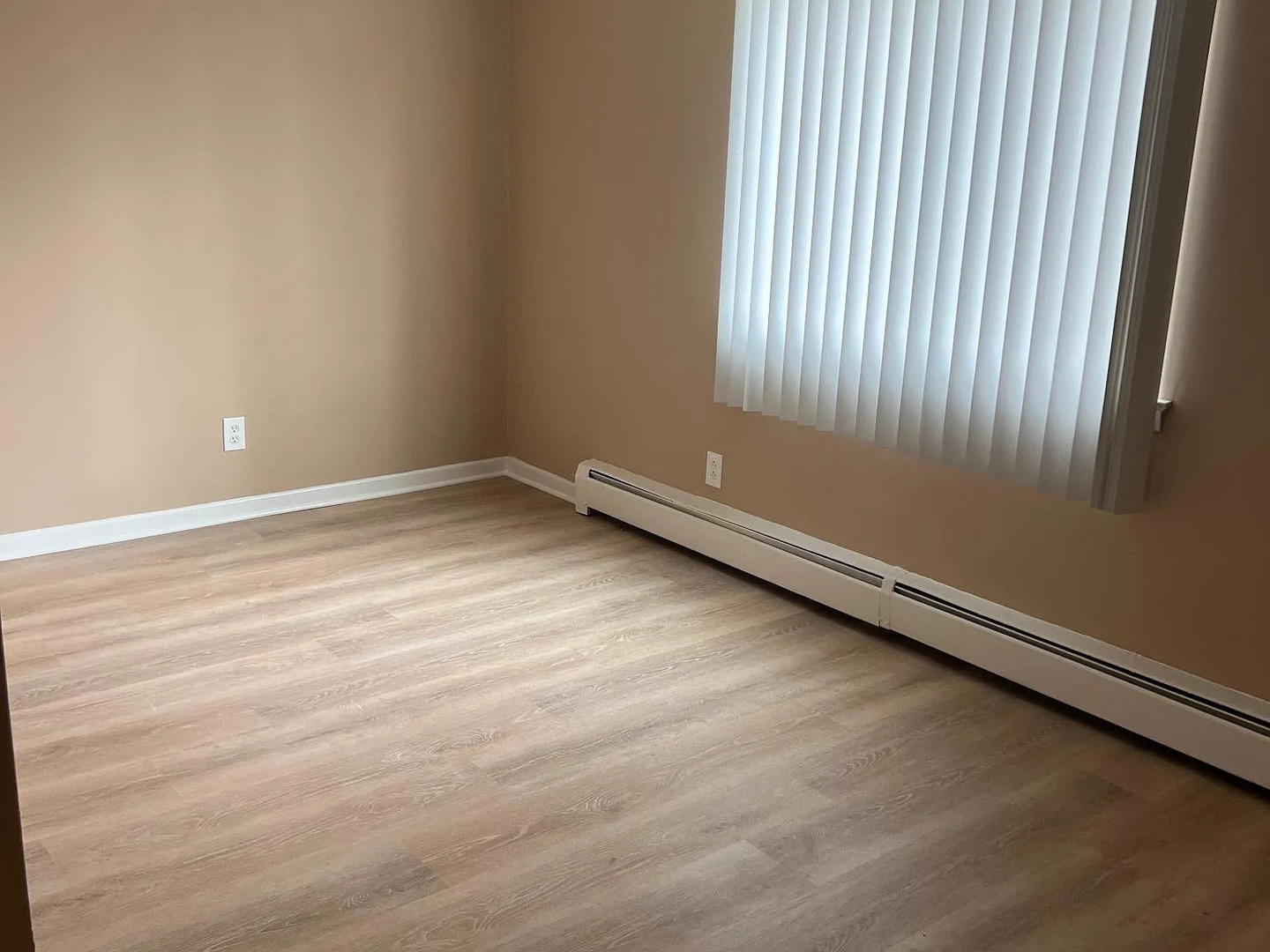 2032 S 13th Avenue Property Photo 5