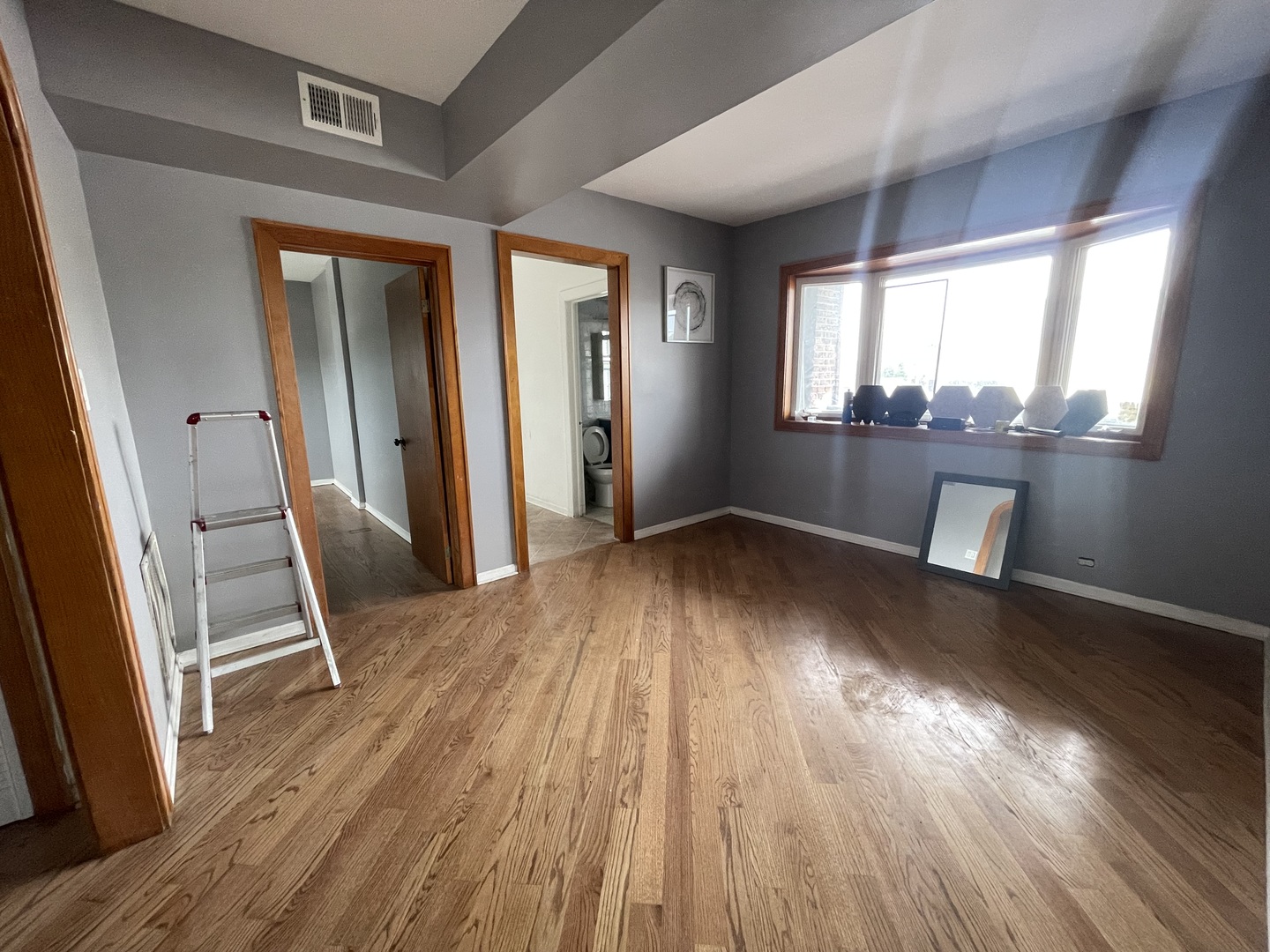 1745 N Cicero Avenue Property Photo 8