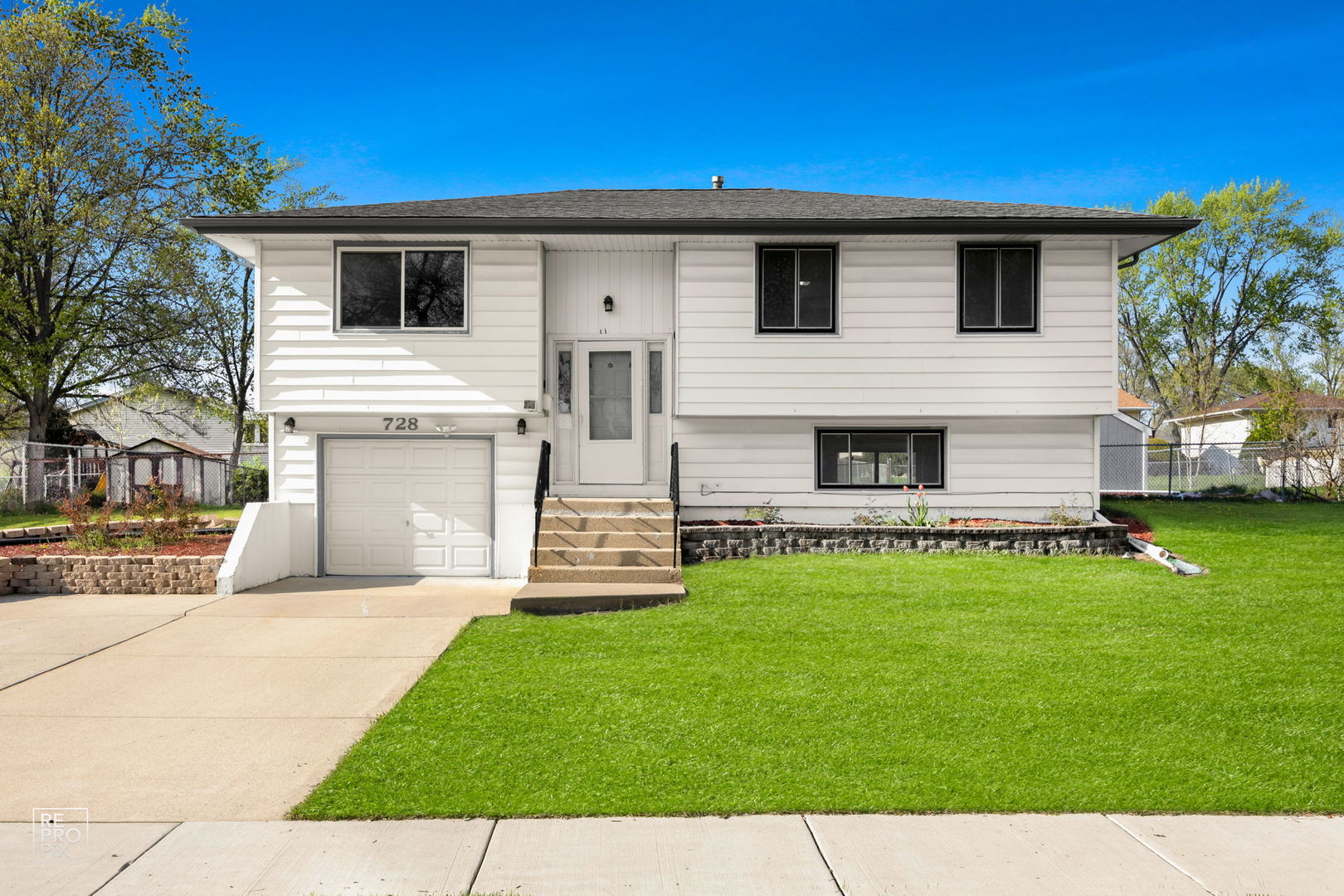 728 Boxwood Drive Property Photo 1