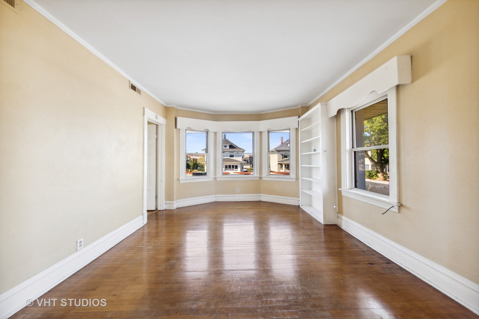 110 W Willow Avenue Property Photo 14