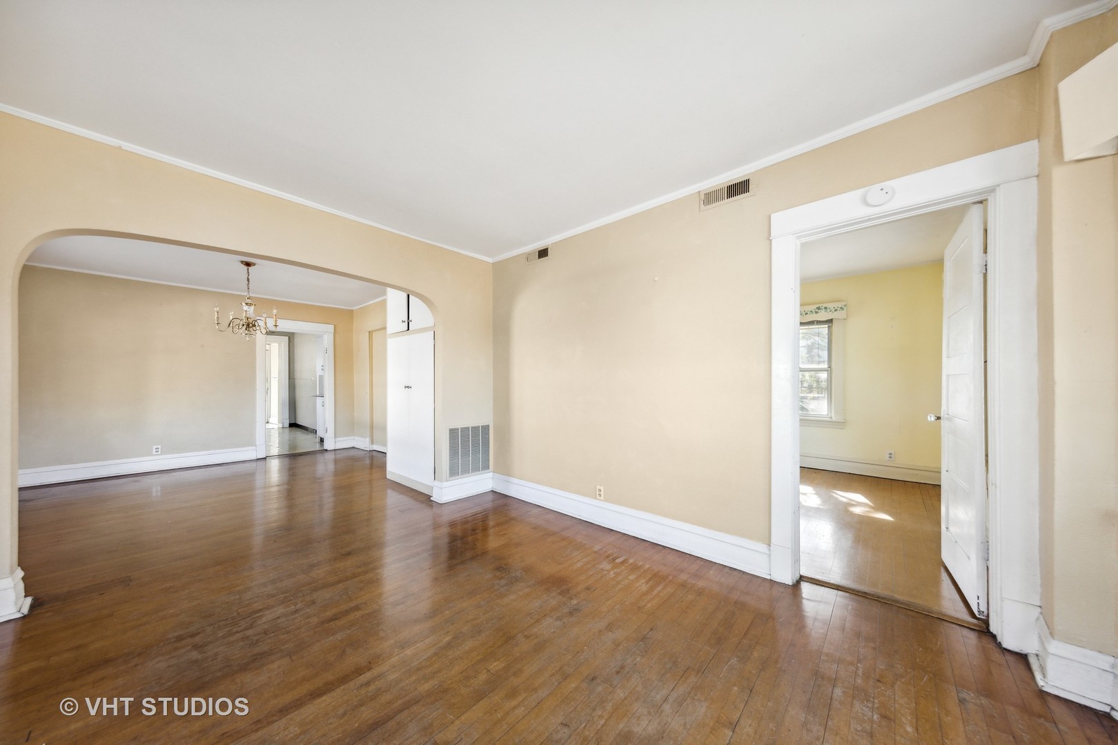 110 W Willow Avenue Property Photo 15