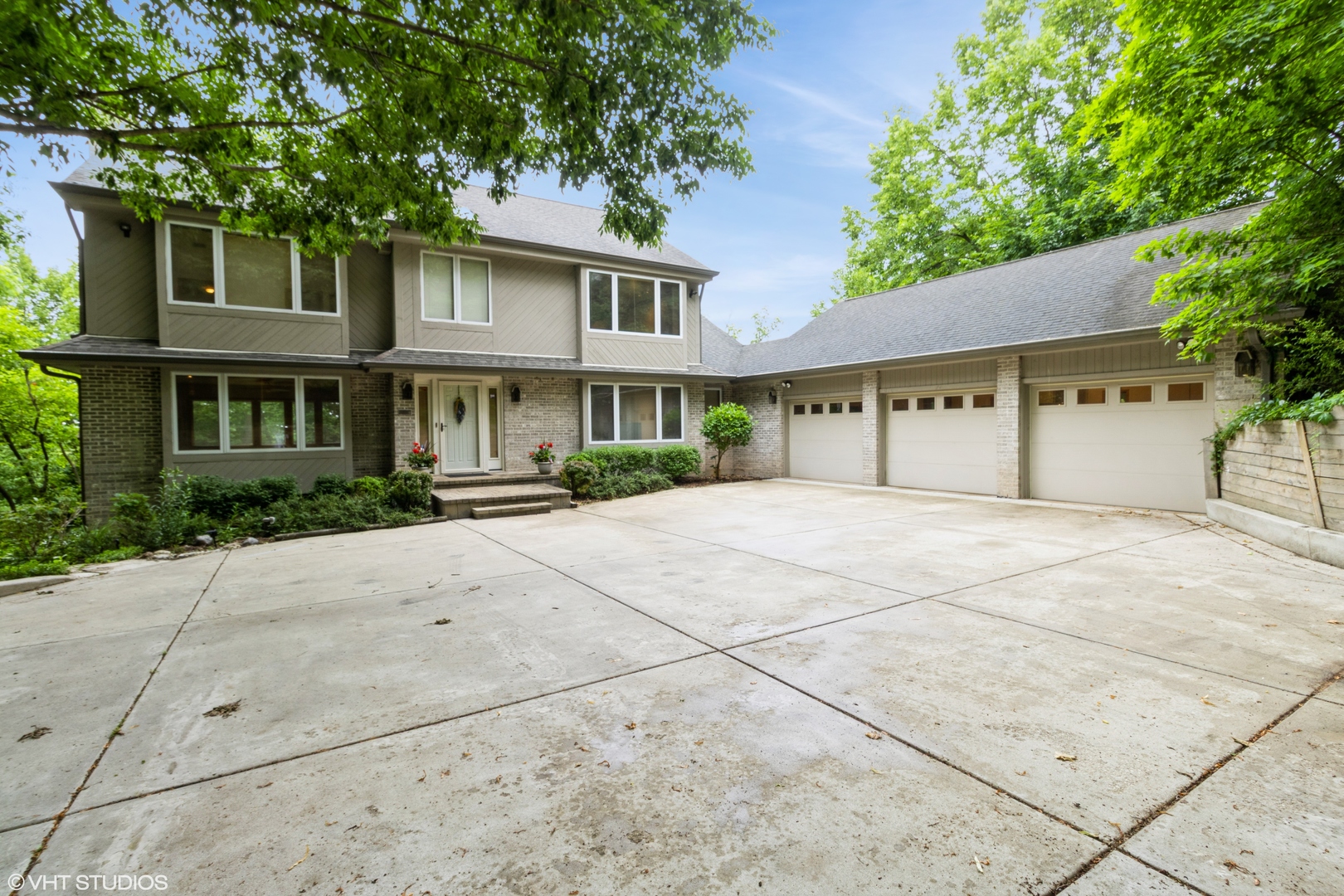 36w275 Oak Hill Drive Property Photo 1
