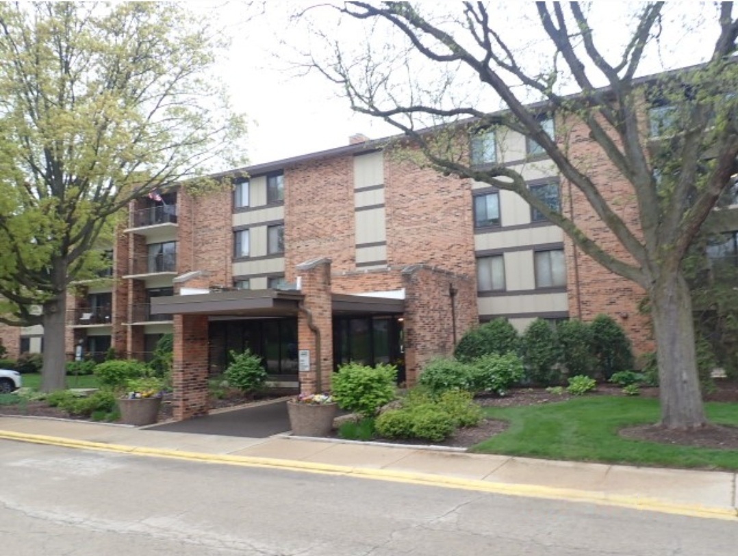 301 Lake Hinsdale Drive 209 Property Photo 1