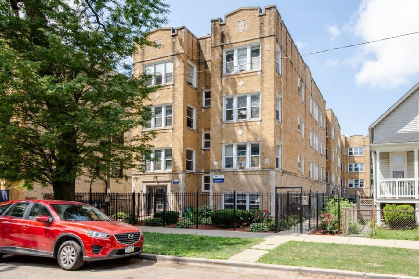 1916 N Drake Avenue 1E Property Photo 1