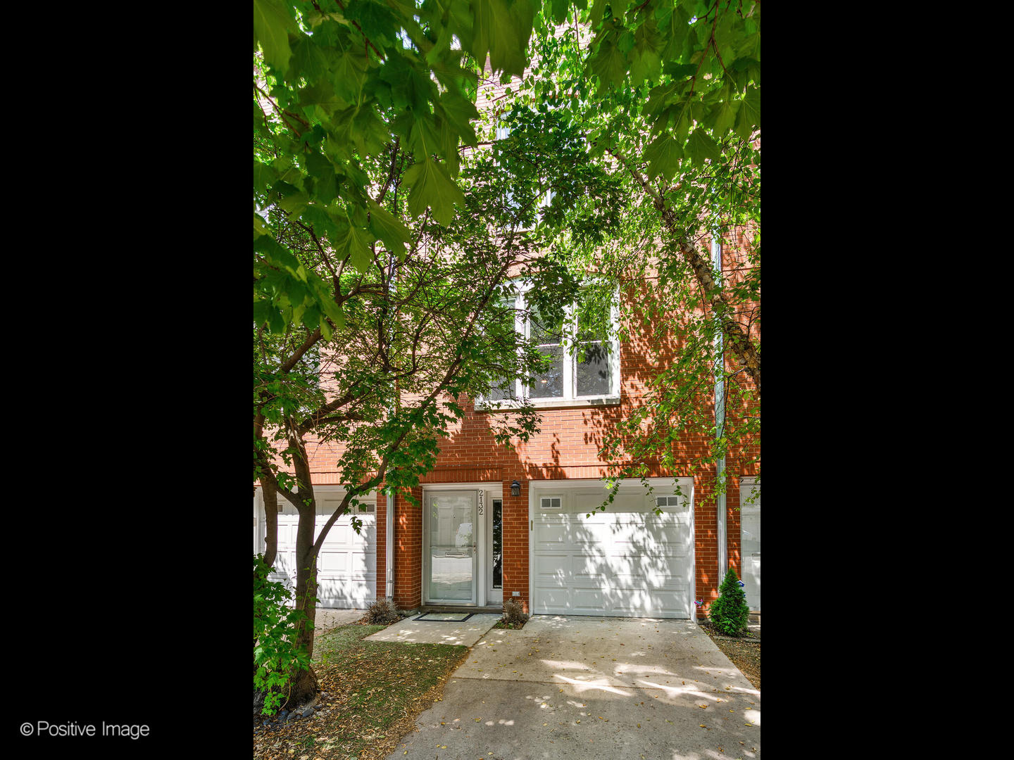 2132 N Bell Avenue Property Photo 1