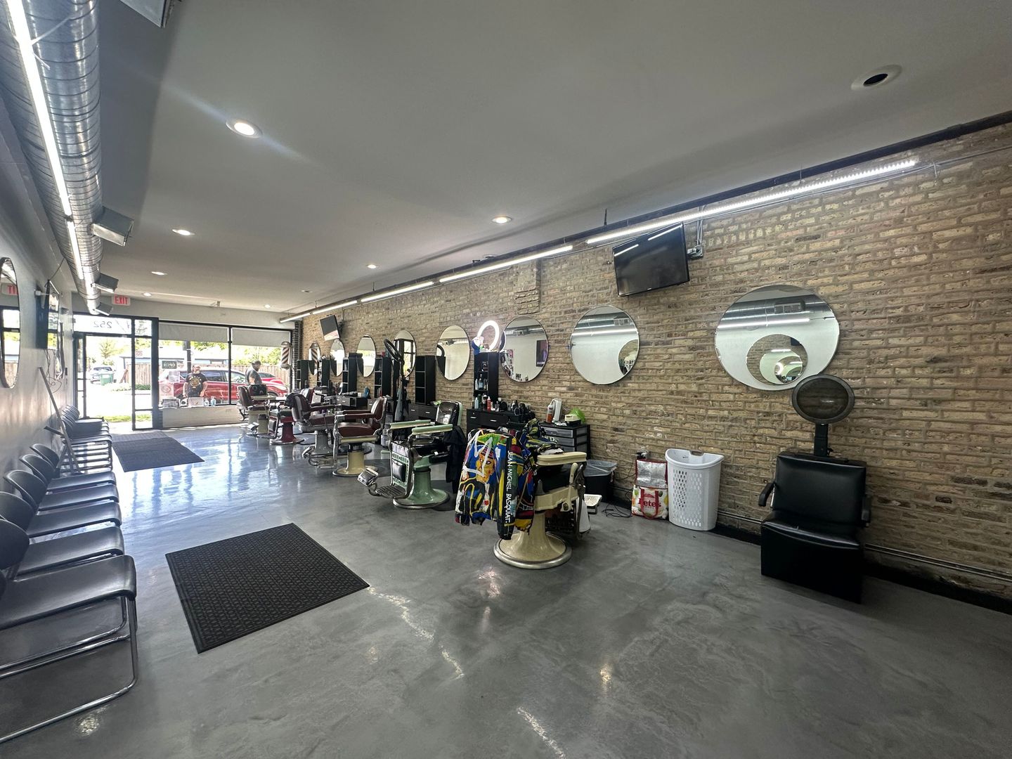252 Chicago Avenue Property Photo 2