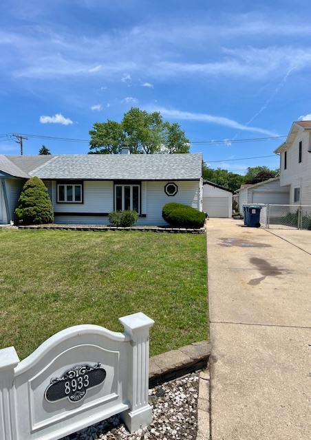 8933 S Komensky Avenue Property Photo 1