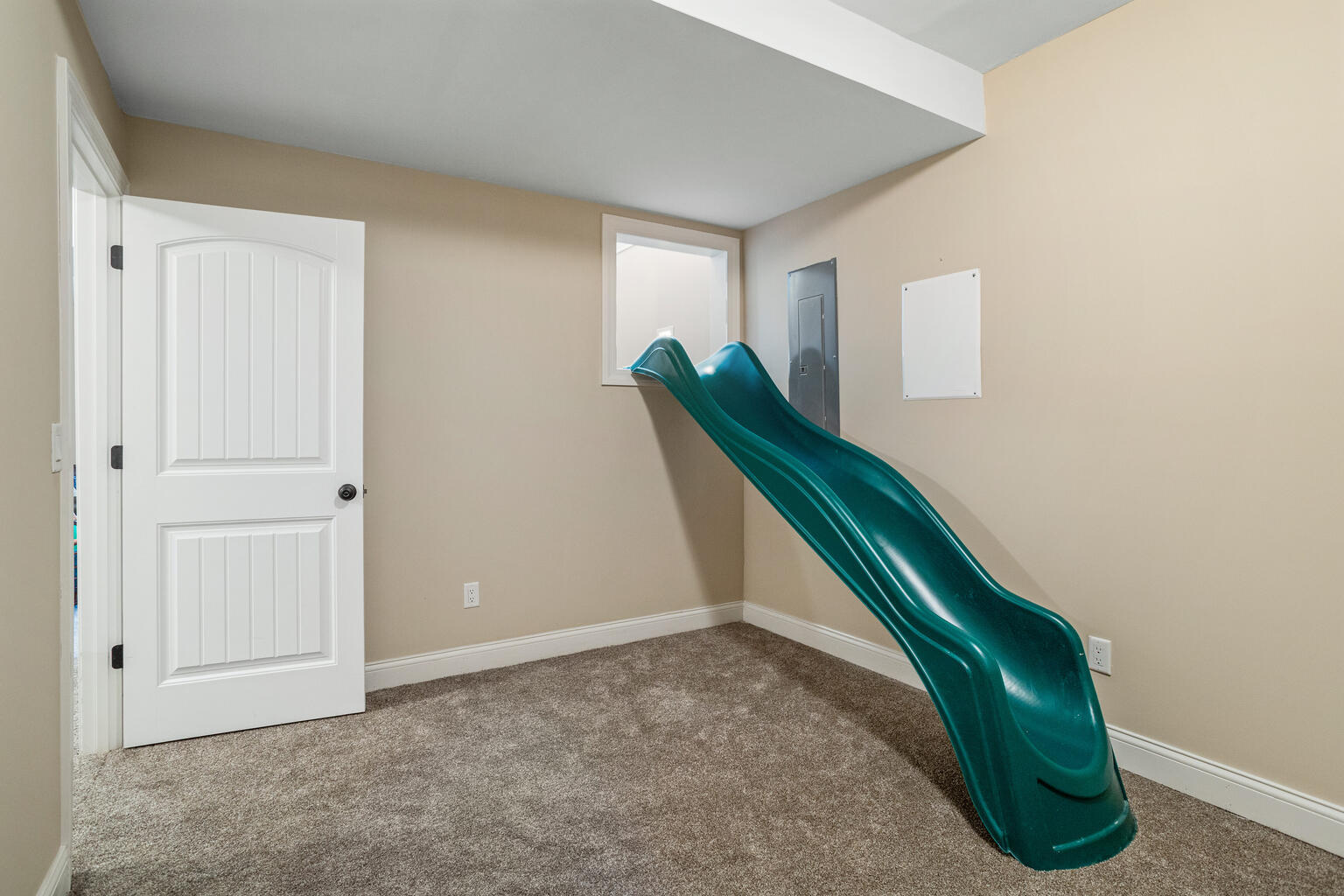 409 London Way Property Photo 57