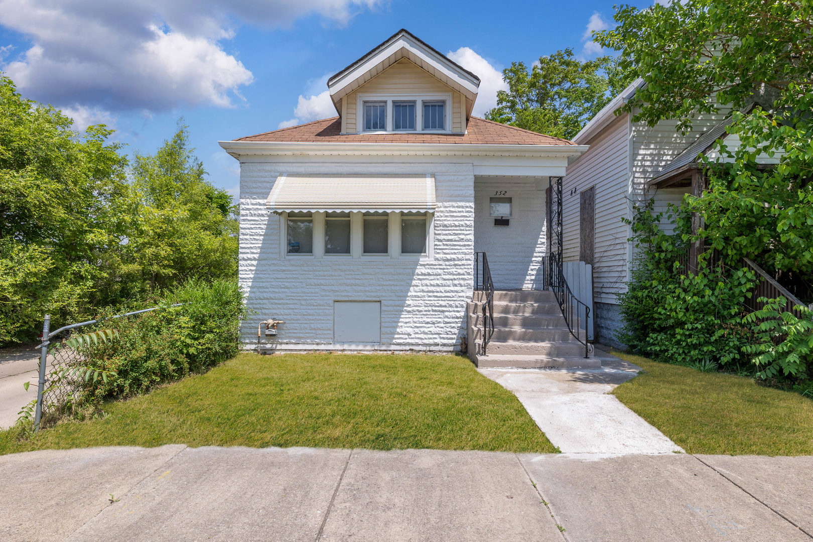 352 W 106th Place Property Photo 1