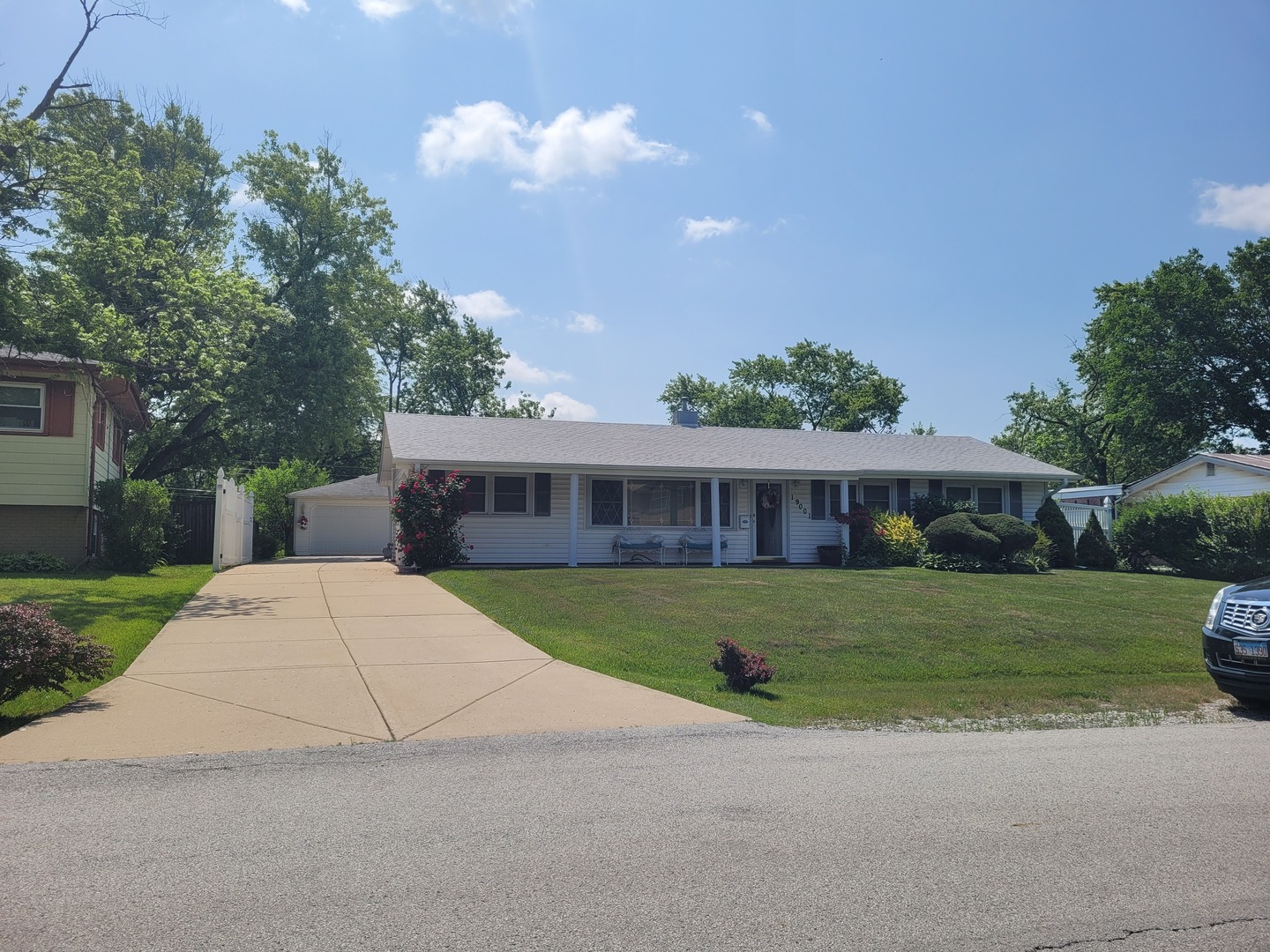 19001 Loretto Ln Property Photo 1