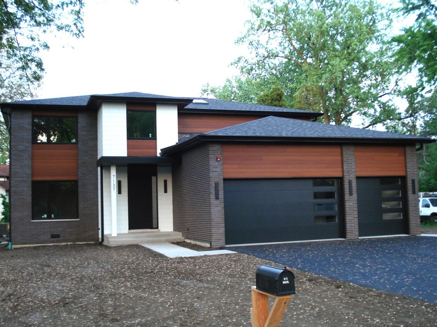 7137 S 87th Avenue Property Photo 1
