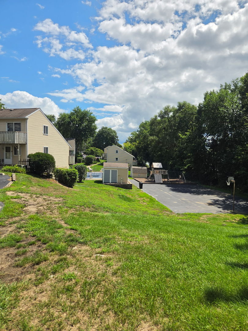 127 Forest Avenue A Property Photo 8