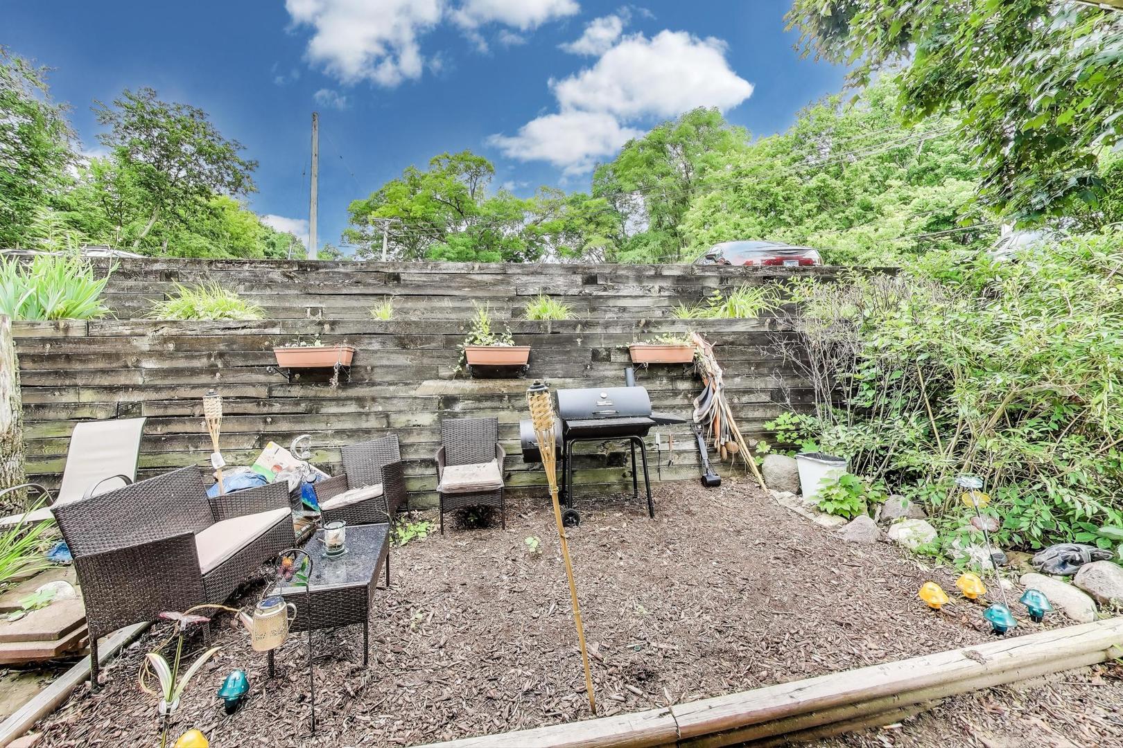 127 Forest Avenue A Property Photo 12