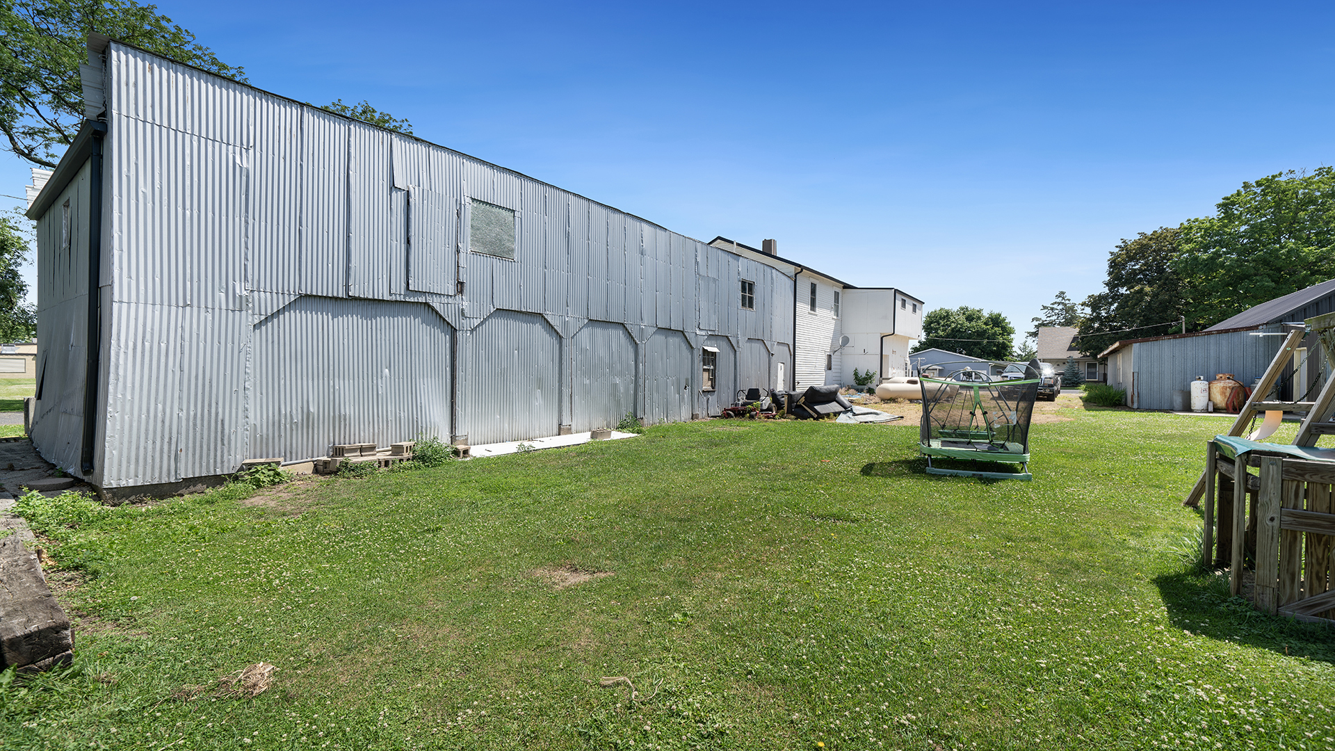 300 Main Street Property Photo 28